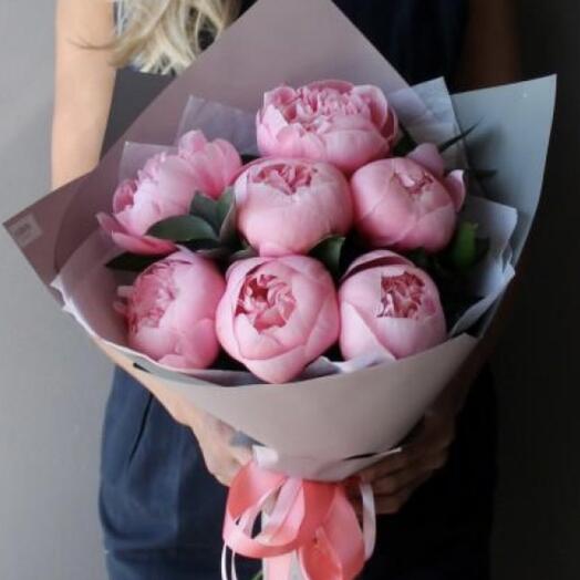 A bouquet of premium salmon etched peonies