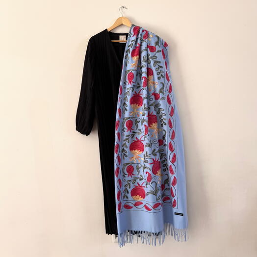 Кашемировый палантин сувенир голубой вышивка «Гранат». Cashmere shawl souvenir Georgian embroidery pomegranate