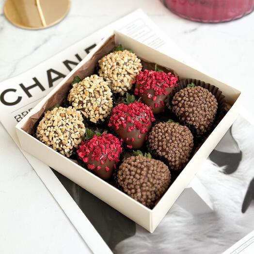 Клубника в шоколаде «Молочный хит» 9-12 ягод