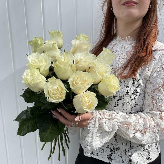 Букет из 15 белых роз Эквадор