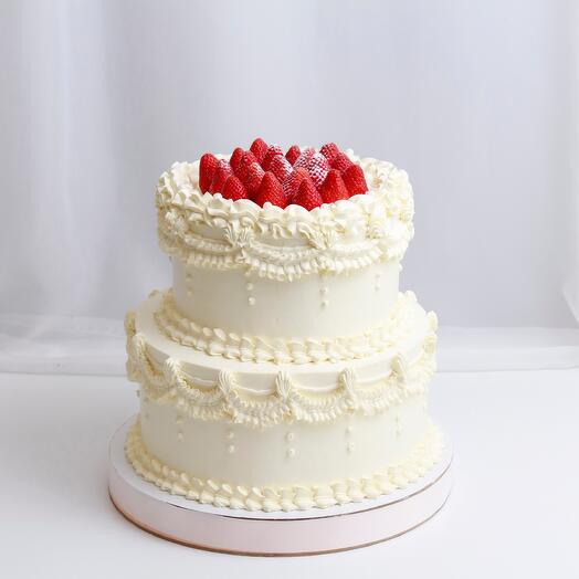Свадебный торт ламбет с клубникой 2-ярусный