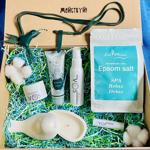 Подарочный SPA набор «Возвращение лета» для девушки с уходовой косметикой, украшением и свечей-шкатулкой