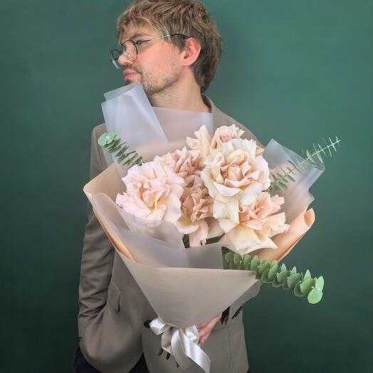 Пудровая Французская роза Квиксенд 7 шт и эвкалипт