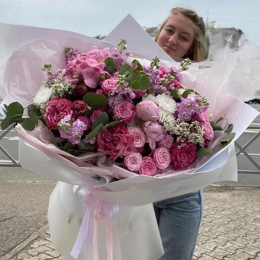 Мега шикарный букет из пионовидных роз и пионов💕