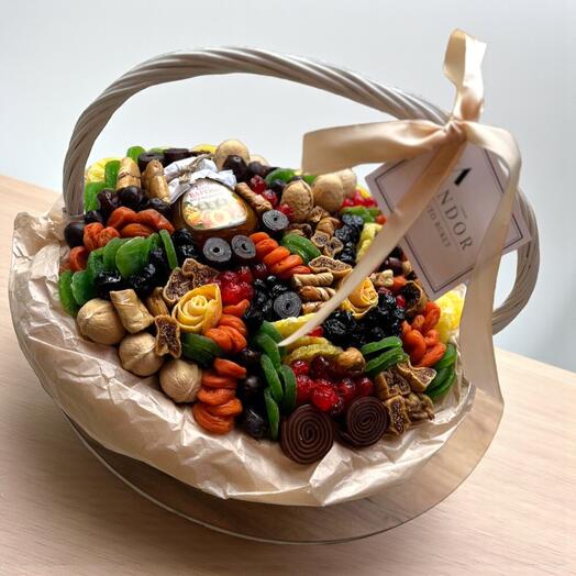 Корзина с сухофруктами L – Подарочная композиция из экзотических фруктов