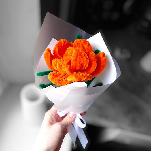 Цветок Купальница из синельной проволоки