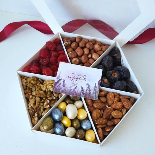 Ореховый набор с сухофруктами, S