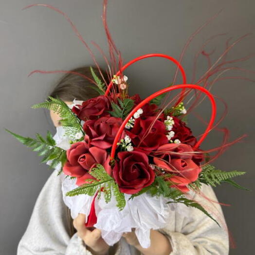 Композиция из мыльных роз «Яркий Красный» 25