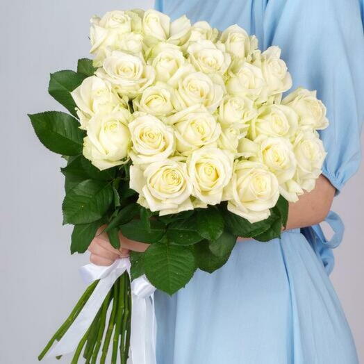 25 white roses