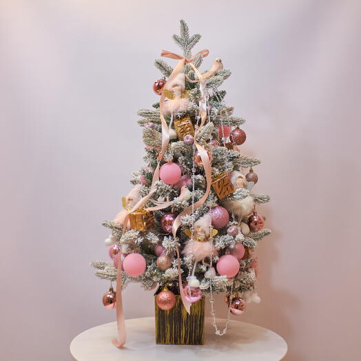 Ёлка в стиле Pink Baby в единственном экземпляре