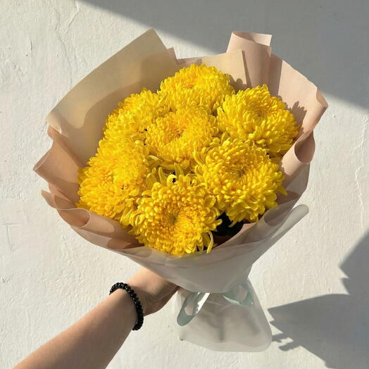 Монобукет Sunshine из 7 жёлтых одноголовых хризантем