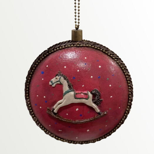Винтажная новогодняя игрушка-медальон с лошадью ручной работы