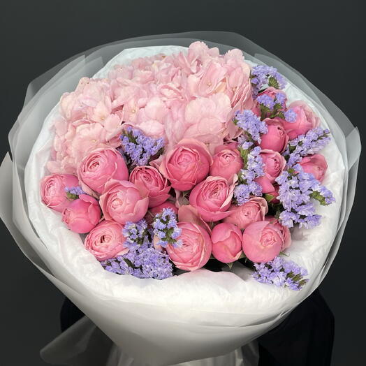 Розовый с гортензией+пионовидной розой