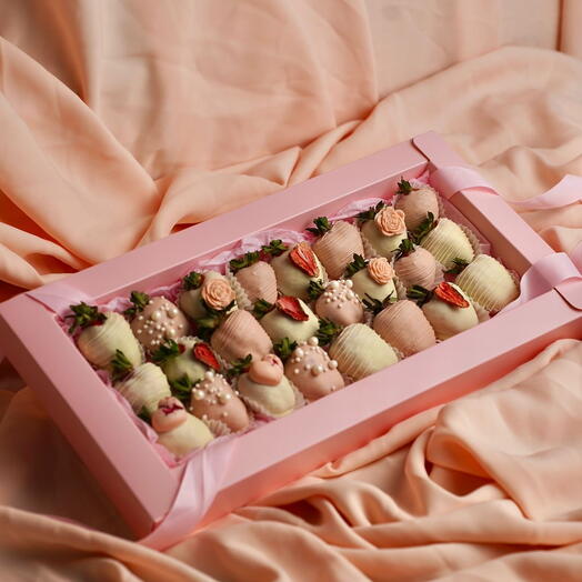 Нежный набор из клубники в шоколаде