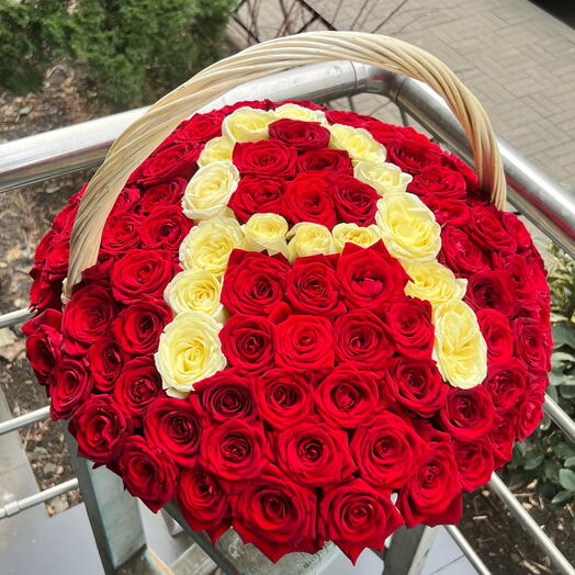 Корзина с цветами 121 Роза