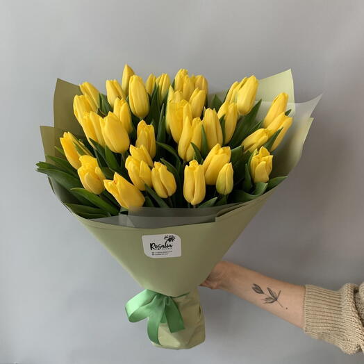 Букет желтых тюльпанов 35 шт