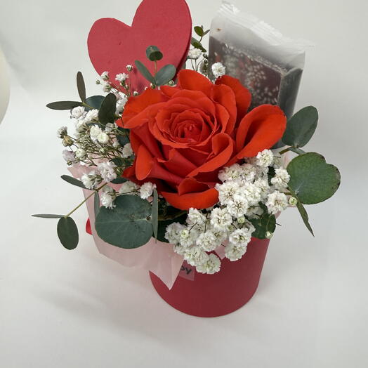 Валентинка 💌 с алой розой