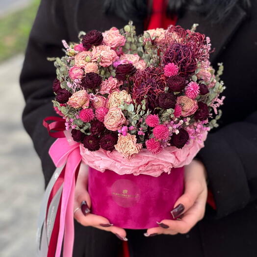 Композиция из сухоцветов яркая