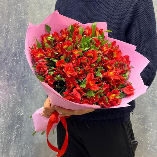 🧚🏼♀️Огненный букет из красной альстромерии 008