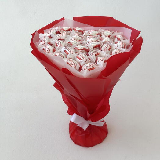 Букет-сердце из 26-ти Raffaello/подарок любимой девушке на 14 февраля
