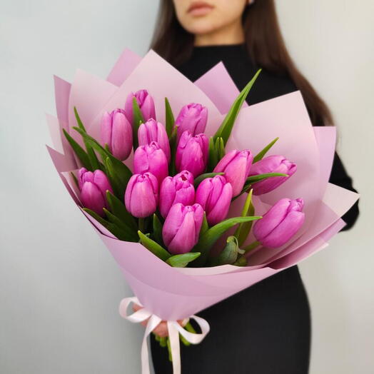 Букет фиолетовых тюльпанов 15 шт