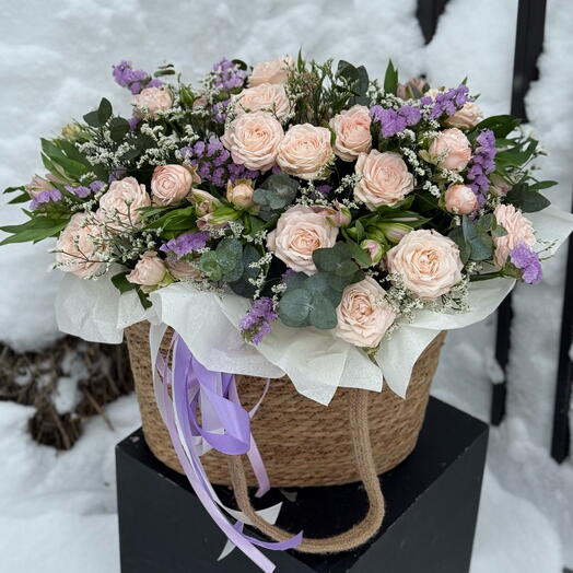 Весенняя Корзина с кустовыми розами