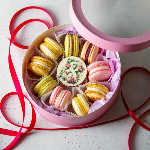 Набор макарон в подарок к 8 марта (10шт, 6 начинок)