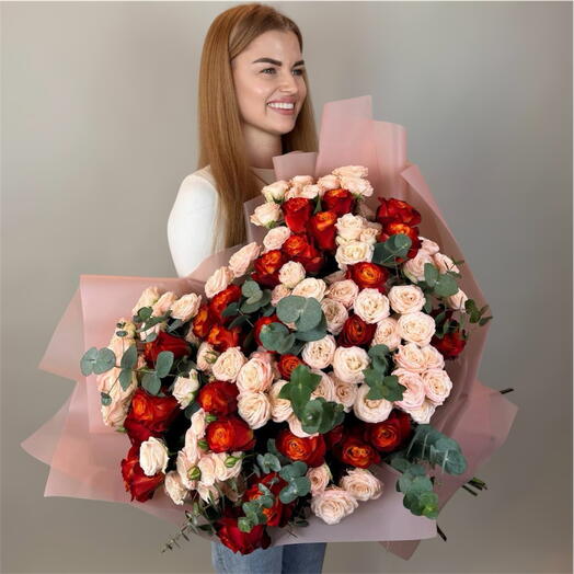 🧡Большой букет роз🧡 Премиум / Огромный букет из роз: оранжевая роза, кустовые розы и эвкалипт / А44