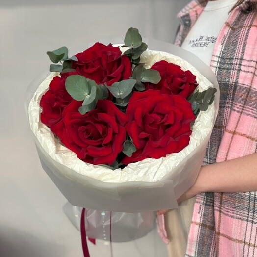 Букет из французских красных роз