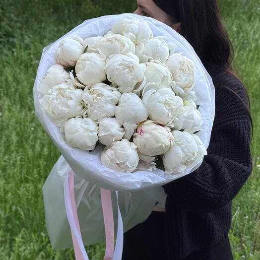 Букет из белых пионов 19шт