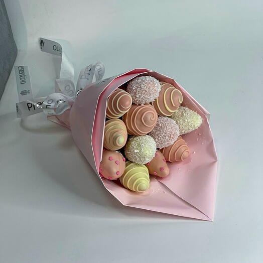 Букет из клубники "Сирень" Rose