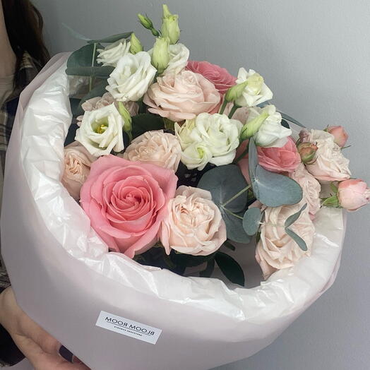 🤍🌸 Нежный весенний букет «Bloom room Кустовая Роза, эвкалипт и эустома