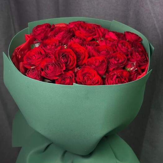 Букет из красной кустовой розы🌹