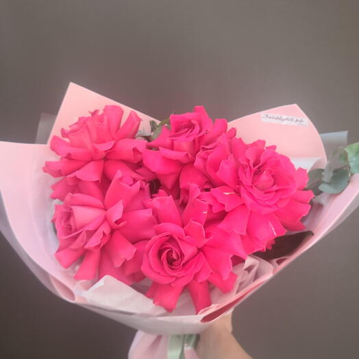 Букет из розовых ажюрных роз
