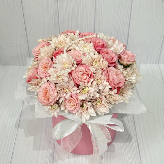Композиция из роз бомбастик и хризантемы💐
