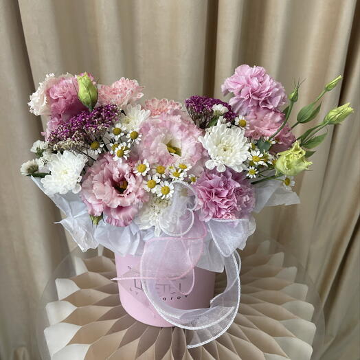 Нежная композиция с эустомой, хризантемой и тысячелистником 🎀