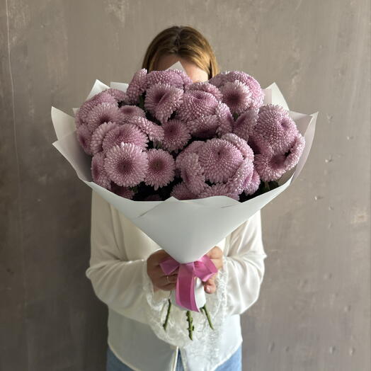 Нежный моно букет из 7 кустовых розовых хризантем