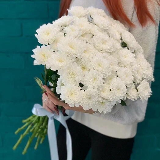Букет из 9 белых кустовых хризантем