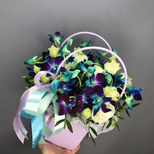 Необычные космические орхидеи с эустомой в сумочке🌸🌺🌹☘️🩷