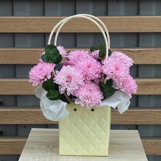 Композиция из розовой хризантемы🌸