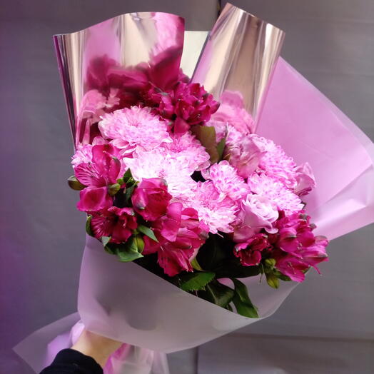 Букет с розовой альстромерией 🌸