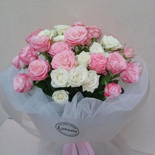 Mix spray roses bouquet