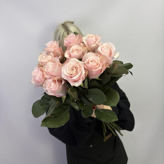 11 нежных розочек 🌸
