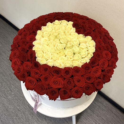 Розы в коробке с Сердцем