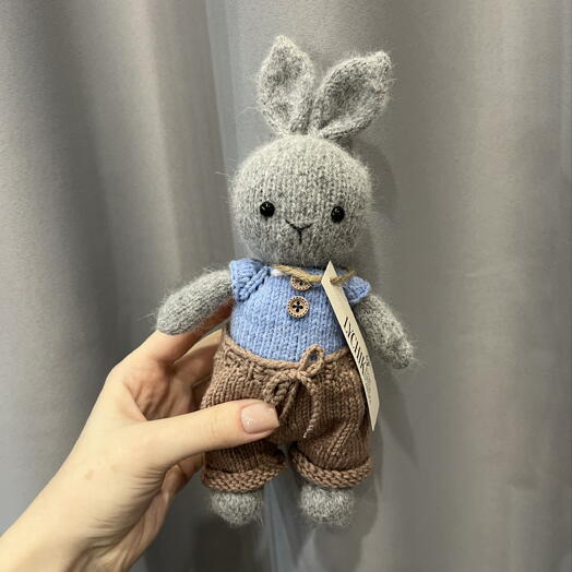 Игрушка «зайчик в костюме»