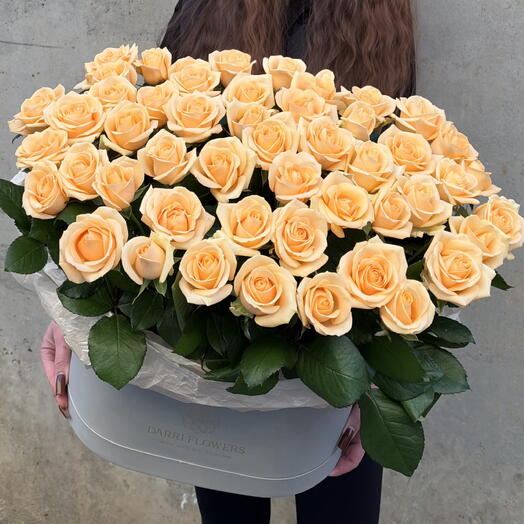 Шляпная коробка из 51 розы ПИЧ