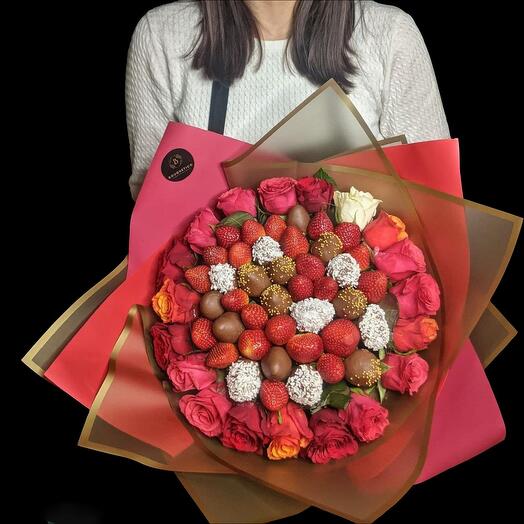 Bouquet of strawberries in chocolate