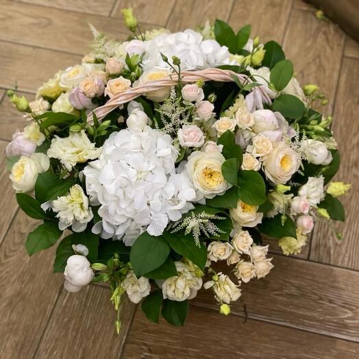Basket with flowers "Snow White"