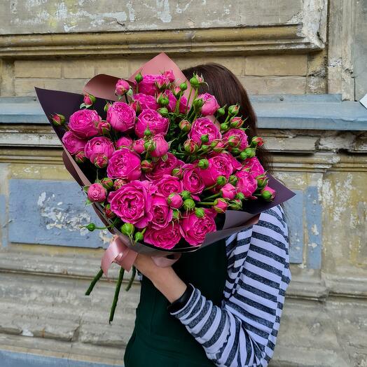 Пионовидные кустовые розы 11 веток