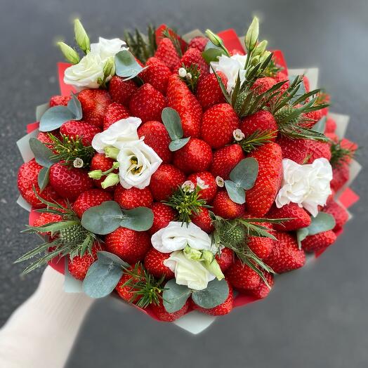 Букет с клубникой